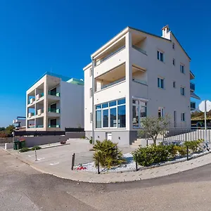 Aurelia Apartament